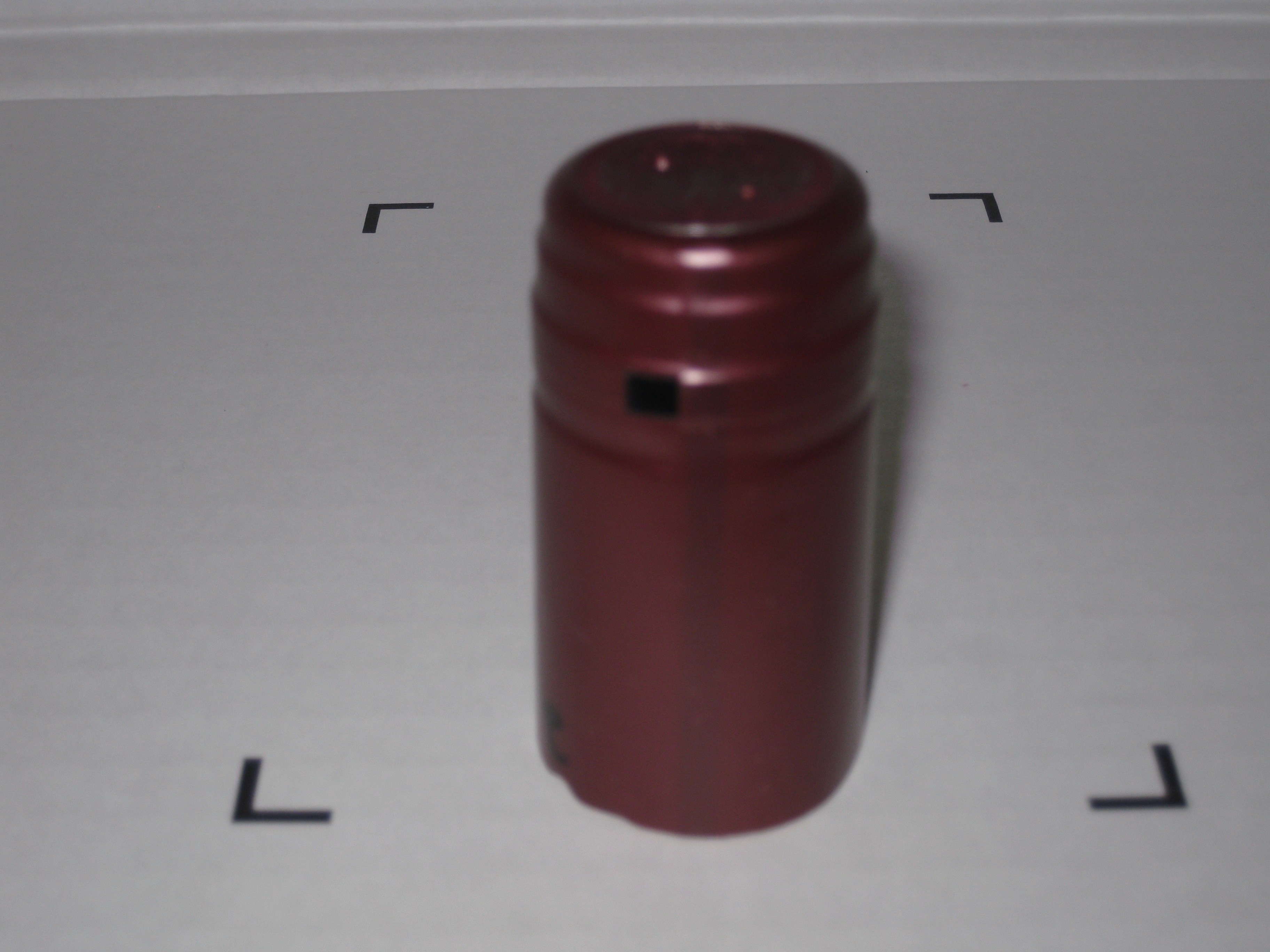 Schrumpfkapseln C ( Combi ) 31/60 bordeauxmetallic. 1 Karton à 6500 Stück, Preis pro 1000 Stk.