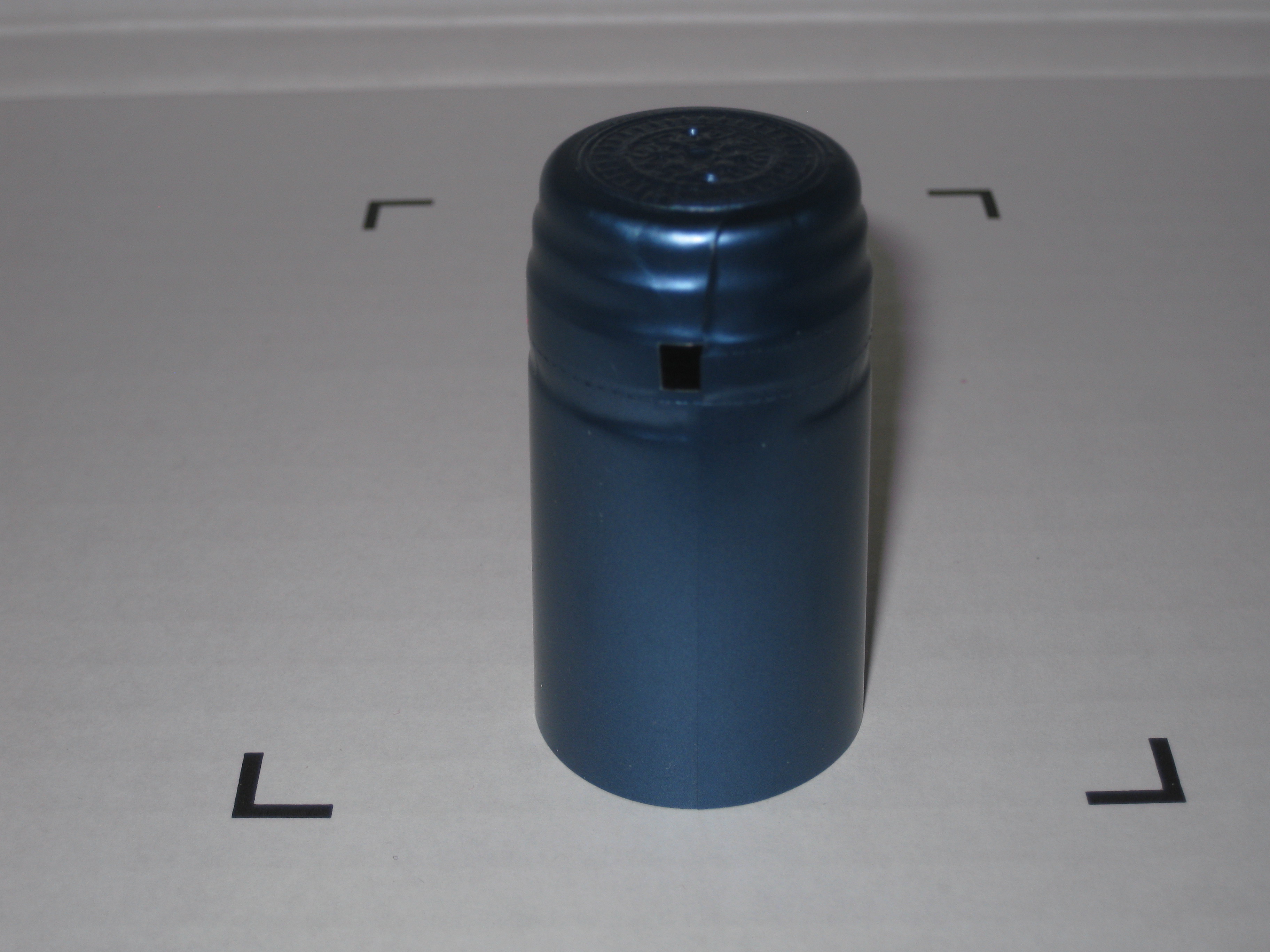 Schrumpfkapseln C ( Combi ) 31/60 azurmetallic. 1 Karton à 6500 Stück, Preis pro 1000 Stk.