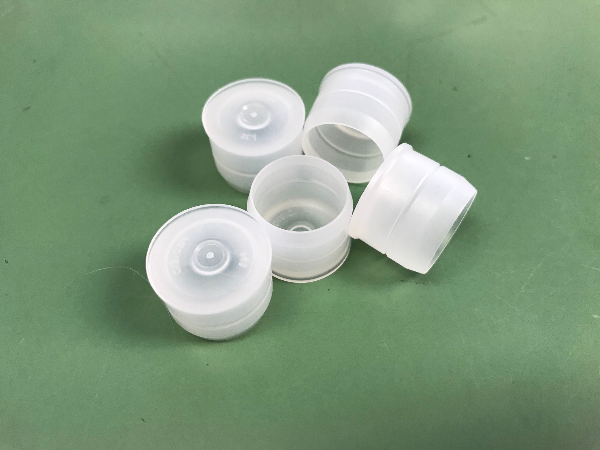 Bidules für Sektkorken, Karton 6250 Stk., Preis pro 1000 Stk. Bidules für Sektkorken, Karton 6250 Stk., Preis pro 1000 Stk.